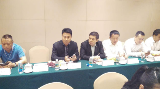 仟億達(dá)作為龍商會(huì)成員，積投身節(jié)能環(huán)保能源事業(yè)，利用生物質(zhì)多聯(lián)產(chǎn)、碳交易等業(yè)務(wù)為龍江做貢獻(xiàn)，助力龍江經(jīng)濟(jì)發(fā)展。
