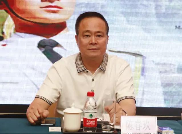 北京福建企業(yè)總商會黨委書記、會長陳春玖